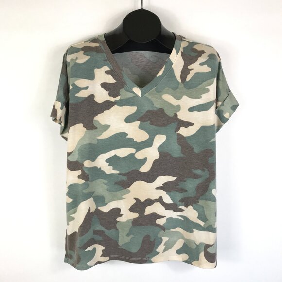 Zenana Outfitters V-Neck Camouflage Print Tee Women's Medium Short Sleeve Boxy - Picture 1 of 12